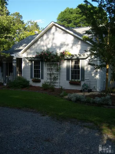 692 Raccoon Hollow Rd, Atkinson, NC 28421 photo 2