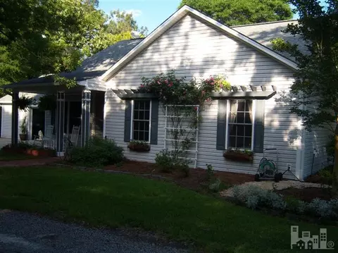 692 Raccoon Hollow Rd, Atkinson, NC 28421 photo 1