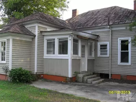 412 Steele St, Mount Olive, NC 28365 photo 2