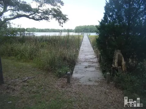105 E High Bluff Dr, Hampstead, NC 28443 photo 7