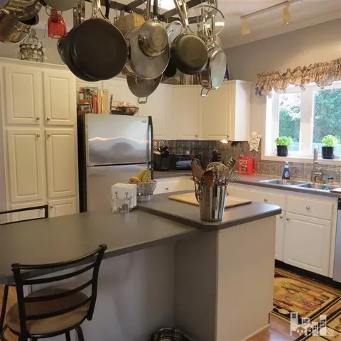 2811 Point Caswell Rd, Atkinson, NC 28421 photo 9