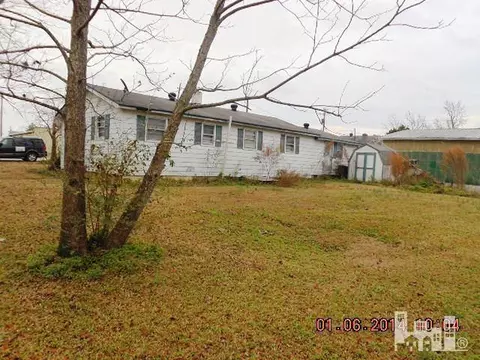 105 N Stringfield St, Atkinson, NC 28421 photo 2