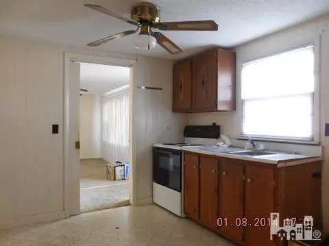 105 N Stringfield St, Atkinson, NC 28421 photo 6