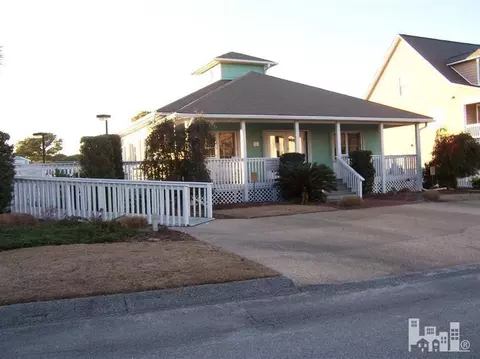 726 Sloop Pointe Ln, Kure Beach, NC 28449 photo 2