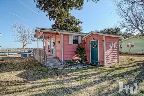 659 Hickory Point Rd, Hampstead, NC 28443 photo 1