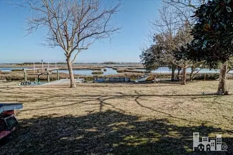 659 Hickory Point Rd, Hampstead, NC 28443 photo 4