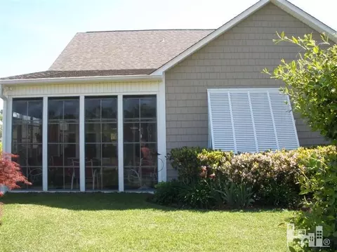 136 Azalea Dr, Hampstead, NC 28443 photo 4