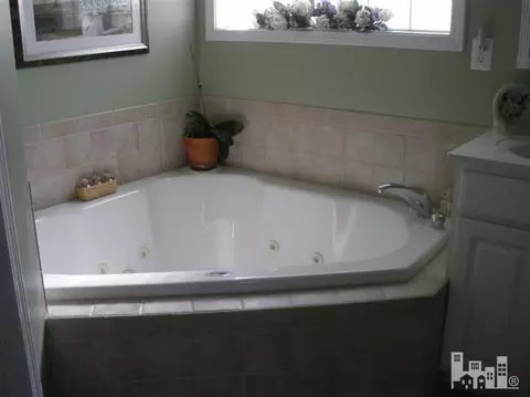 136 Azalea Dr, Hampstead, NC 28443 photo 8