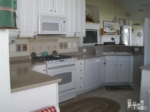 136 Azalea Dr, Hampstead, NC 28443 photo 5