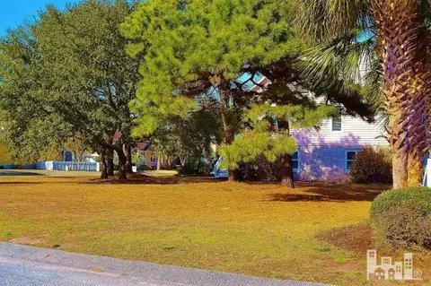 702 Sloop Pointe Ln, Kure Beach, NC 28449 photo 2