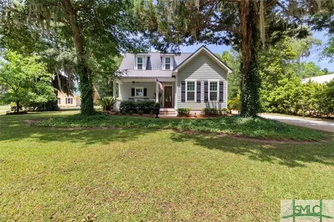 94 Goodman Dr, Midway, GA 31320