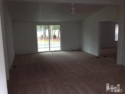 306 Dory Ct, Hampstead, NC 28443 photo 4