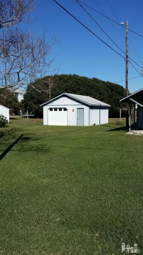 306 E Ave, Kure Beach, NC 28449 photo 2