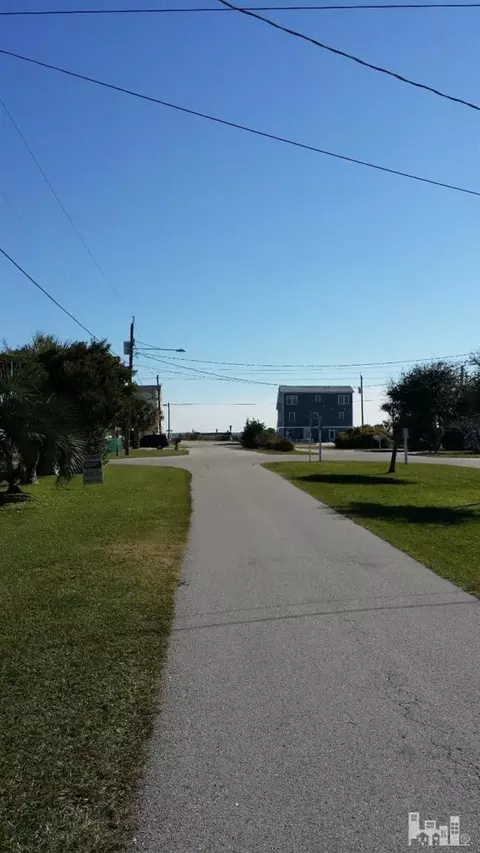 306 E Ave, Kure Beach, NC 28449 photo 3