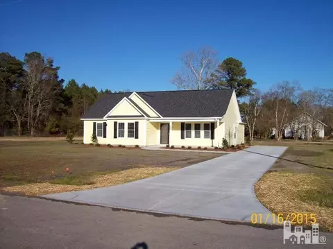 106 E Second St, Teachey, NC 28464 photo 2