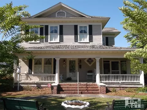 129 E Nance St, Whiteville, NC 28472 photo 1