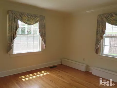 403 E Powell St, Clinton, NC 28328 photo 21