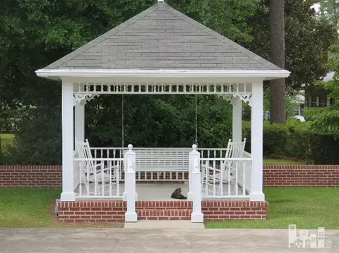 403 E Powell St, Clinton, NC 28328 photo 5