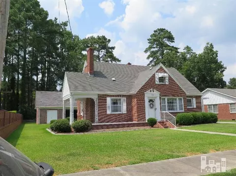 403 E Powell St, Clinton, NC 28328 photo 2