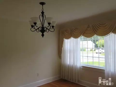 403 E Powell St, Clinton, NC 28328 photo 8