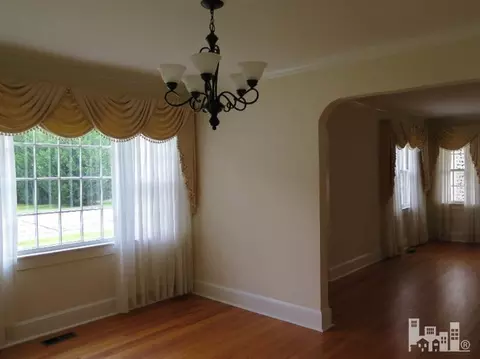 403 E Powell St, Clinton, NC 28328 photo 10
