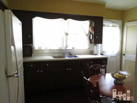 406 E Powell St, Clinton, NC 28328 photo 9