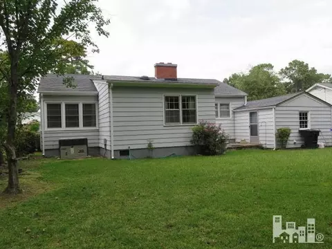 406 E Powell St, Clinton, NC 28328 photo 4