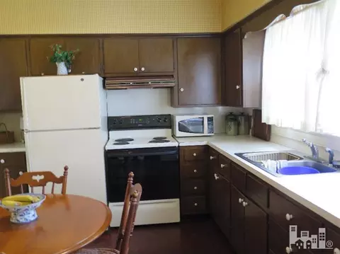406 E Powell St, Clinton, NC 28328 photo 10