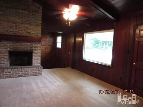 321 W Hall St, Wallace, NC 28466 photo 2
