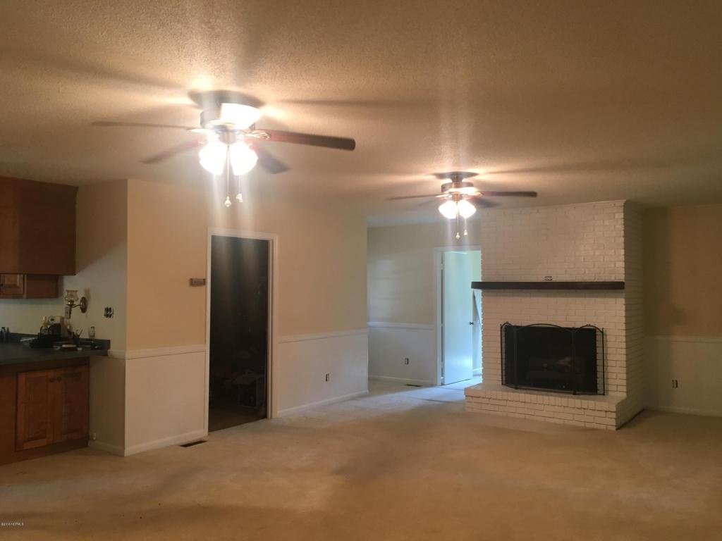 520 E Murphy St, Wallace, NC 28466 photo 8