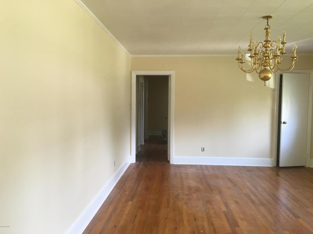 520 E Murphy St, Wallace, NC 28466 photo 5