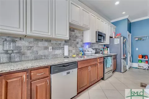 9 E 38th St, Savannah, GA 31401 photo 8