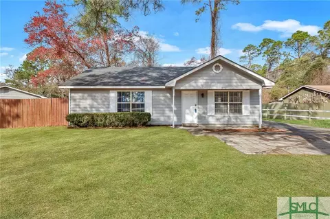 996 Pineland Ave, Hinesville, GA 31313