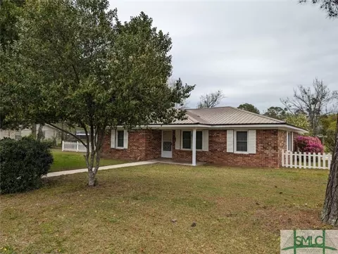 315 Hickory St, Springfield, GA 31329