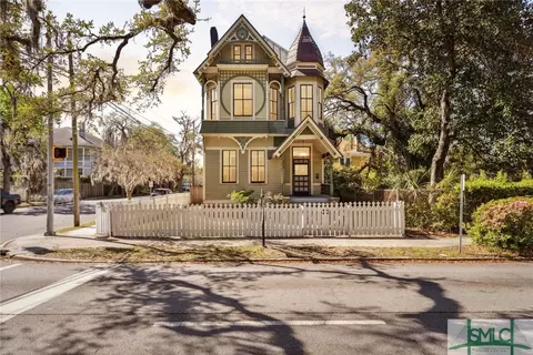 201 W 37th St, Savannah, GA 31401
