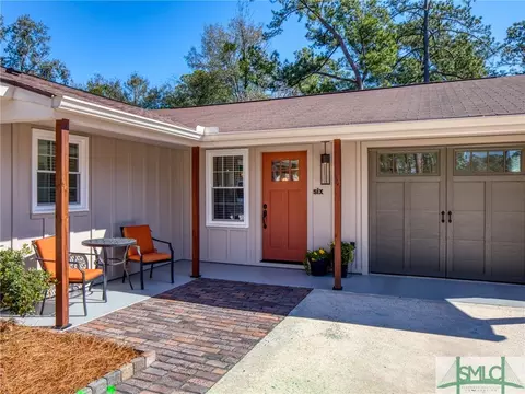 6 Regent Dr, Savannah, GA 31406