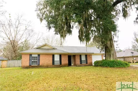 415 Sterling Creek Dr, Richmond Hill, GA 31324