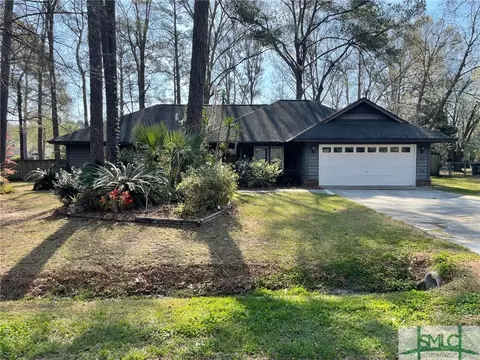 200 Hermitage Dr, Richmond Hill, GA 31324