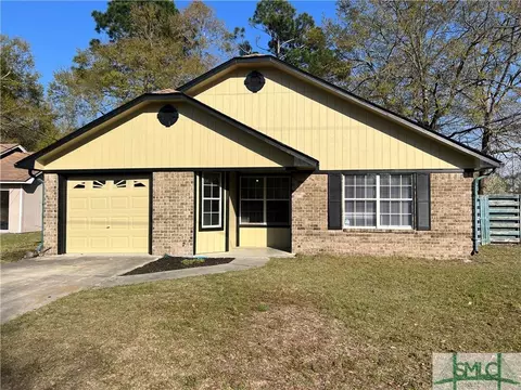 201 Monroe Ave, Hinesville, GA 31313