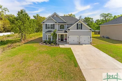 955 Oak Crest Dr, Hinesville, GA 31313