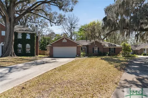 35 River Bluff Dr, Savannah, GA 31406