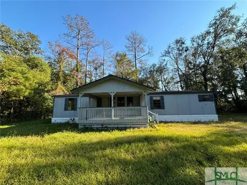 391 Holly Hill Rd, Richmond Hill, GA 31324