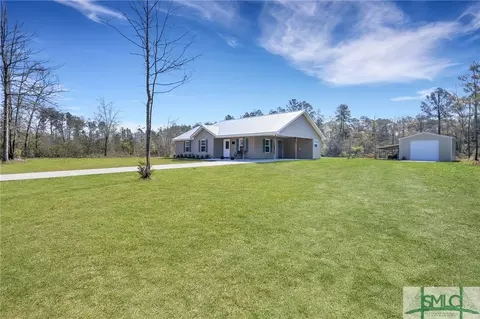 243 Best Loop, Hortense, GA 31543 photo 2