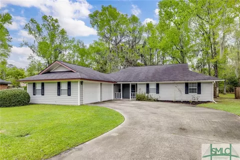8 N Nicholson Cir, Savannah, GA 31419