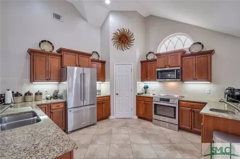 10 Redwall Cir, Savannah, GA 31407 photo 6
