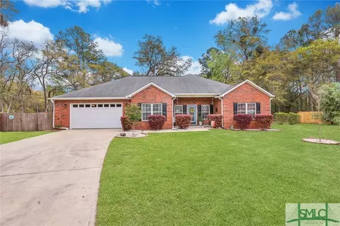 122 Colonial Dr, Midway, GA 31320