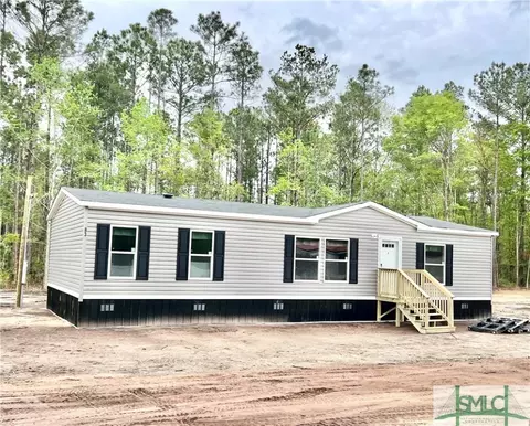 101 Oak Lake Dr, Hinesville, GA 31313