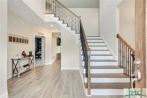 374 Highland Cir, Richmond Hill, GA 31324