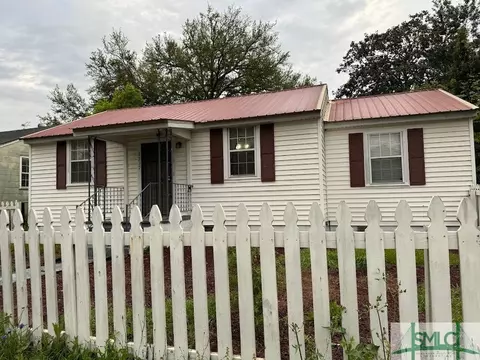 1217 Parkway Dr, Waycross, GA 31501