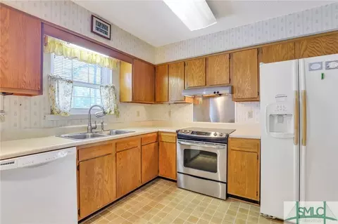 131 Rose Dr, Springfield, GA 31329 photo 8